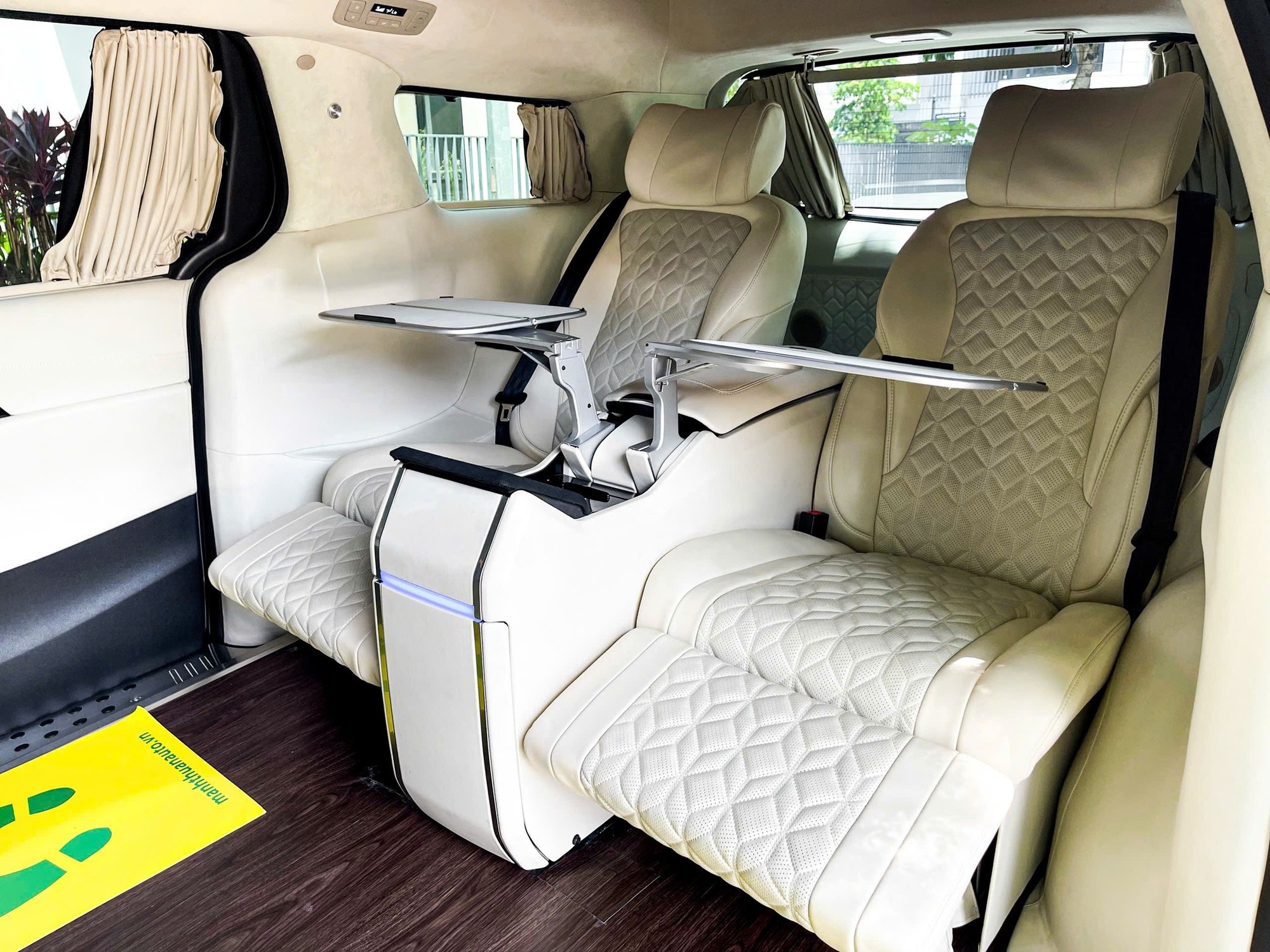 Xe mới KIA sắp bán ở Việt Nam: Có giá treo quần áo như xe của 'mẹ bỉm sữa' nhưng lại dành cho tổng tài- Ảnh 14.
