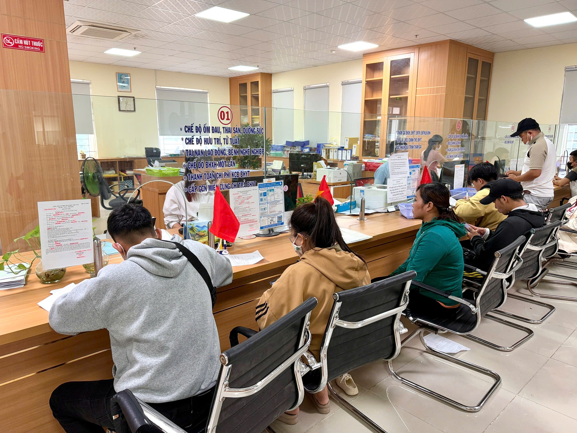 BHXH tự nguyện rút ngắn thời gian đóng, tăng cơ hội hưởng lương hưu cho lao động tự do và phụ nữ trung niên- Ảnh 1.