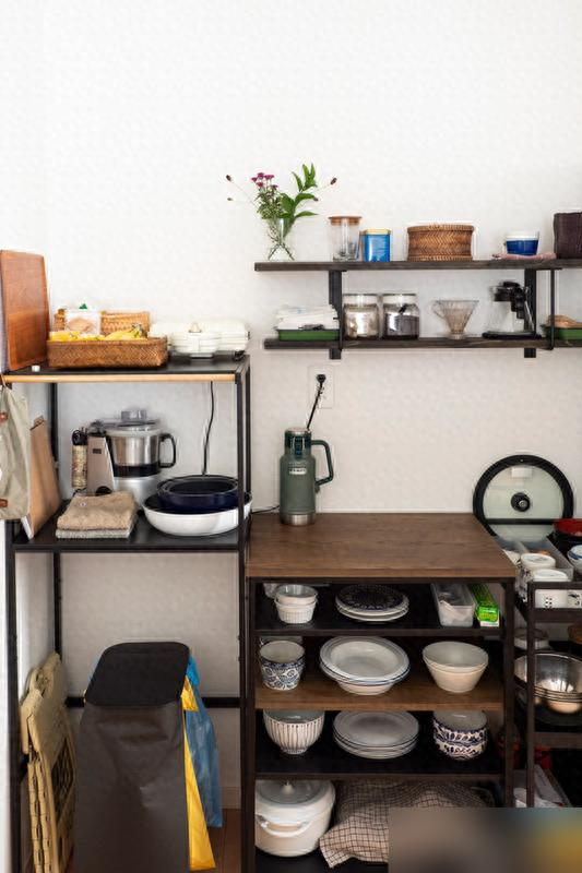 Người phụ nữ 57 tuổi sống một mình trong căn hộ 61m²: Giản dị nhưng là chốn bình yên ai cũng mơ- Ảnh 7.
