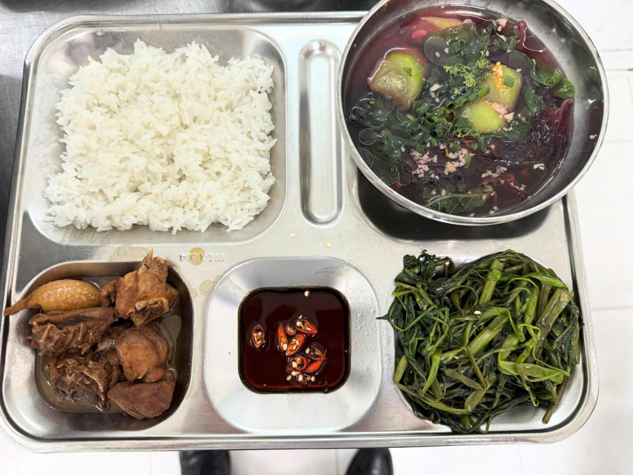 Dự án Bữa ăn học đường được ‘làm mới’ với sáng kiến “Quầy Buffet rau”- Ảnh 2.