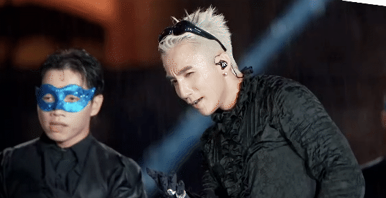 Sơn Tùng M-TP “đảo ngói” trắng thành thần nhưng lại giống G-Dragon nữa rồi!- Ảnh 3.