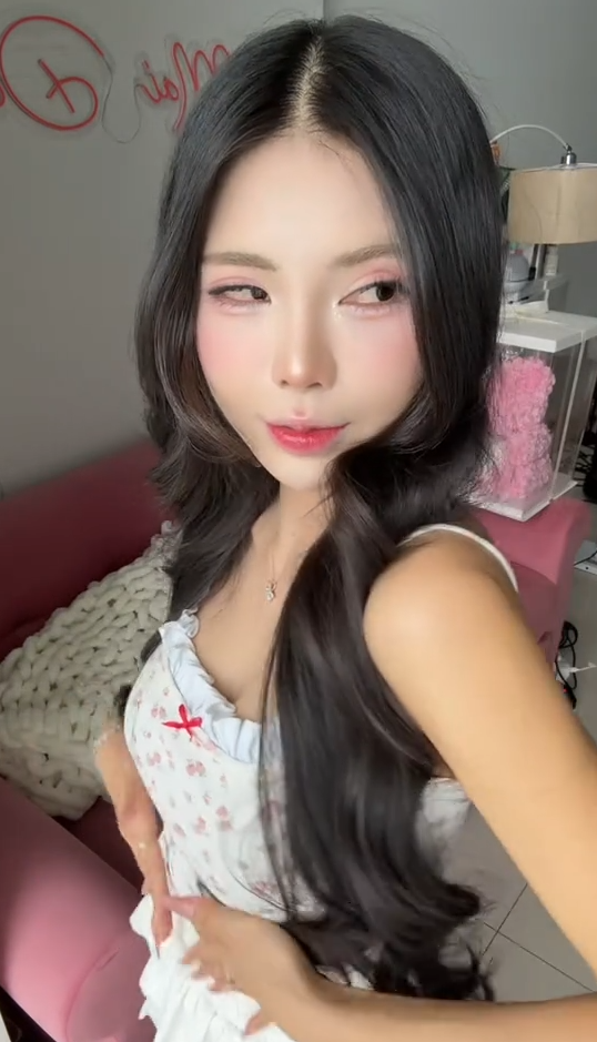 Mai Dora nháy mắt nũng nịu, khoảnh khắc "xâm chiếm" trái tim fan nam- Ảnh 4.