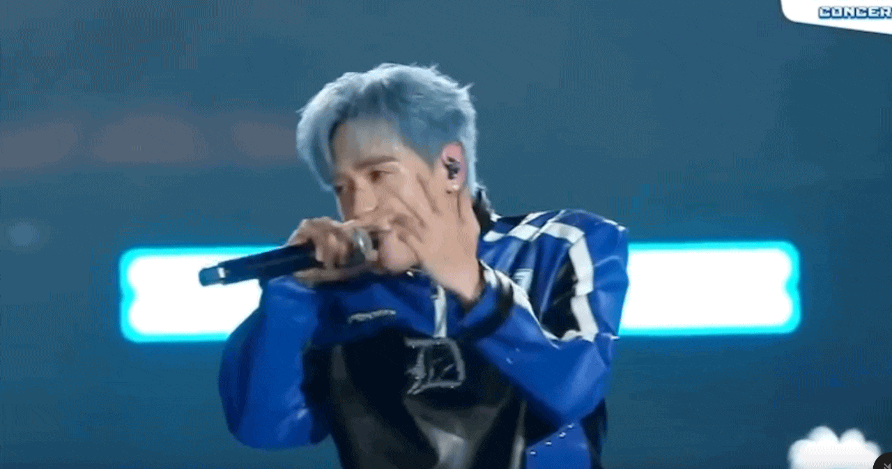 Quang Hùng MasterD hoá “Sky chúa”, diễn xong không chịu về quyết dầm mưa đu idol Sơn Tùng M-TP!- Ảnh 3.