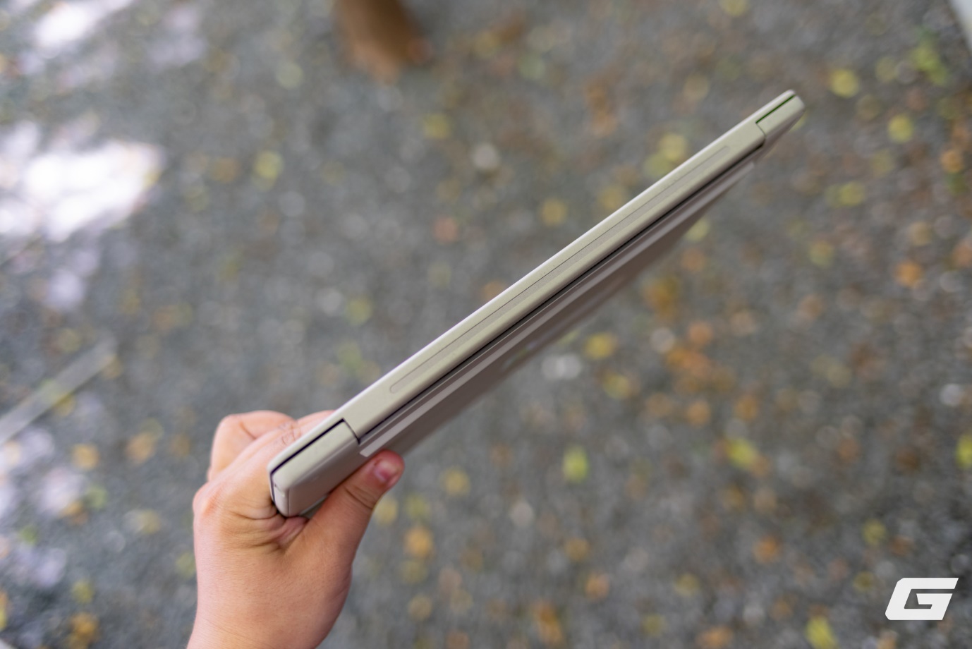 Trên tay ASUS Zenbook A14: Ultrabook AI siêu mỏng nhẹ mà vẫn bền chắc, hiệu năng tốt, pin “khủng”- Ảnh 3.