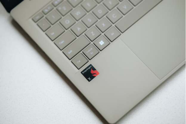 Chiếc laptop mỏng nhẹ, đủ pin, đủ bền, đủ cổng cho doanh nhân bận rộn- Ảnh 5.