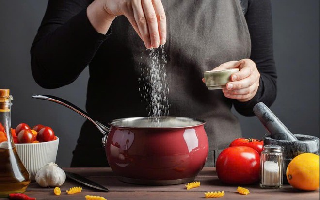Ăn ngon, giảm muối nhờ kết hợp với bột ngọt- Ảnh 1.