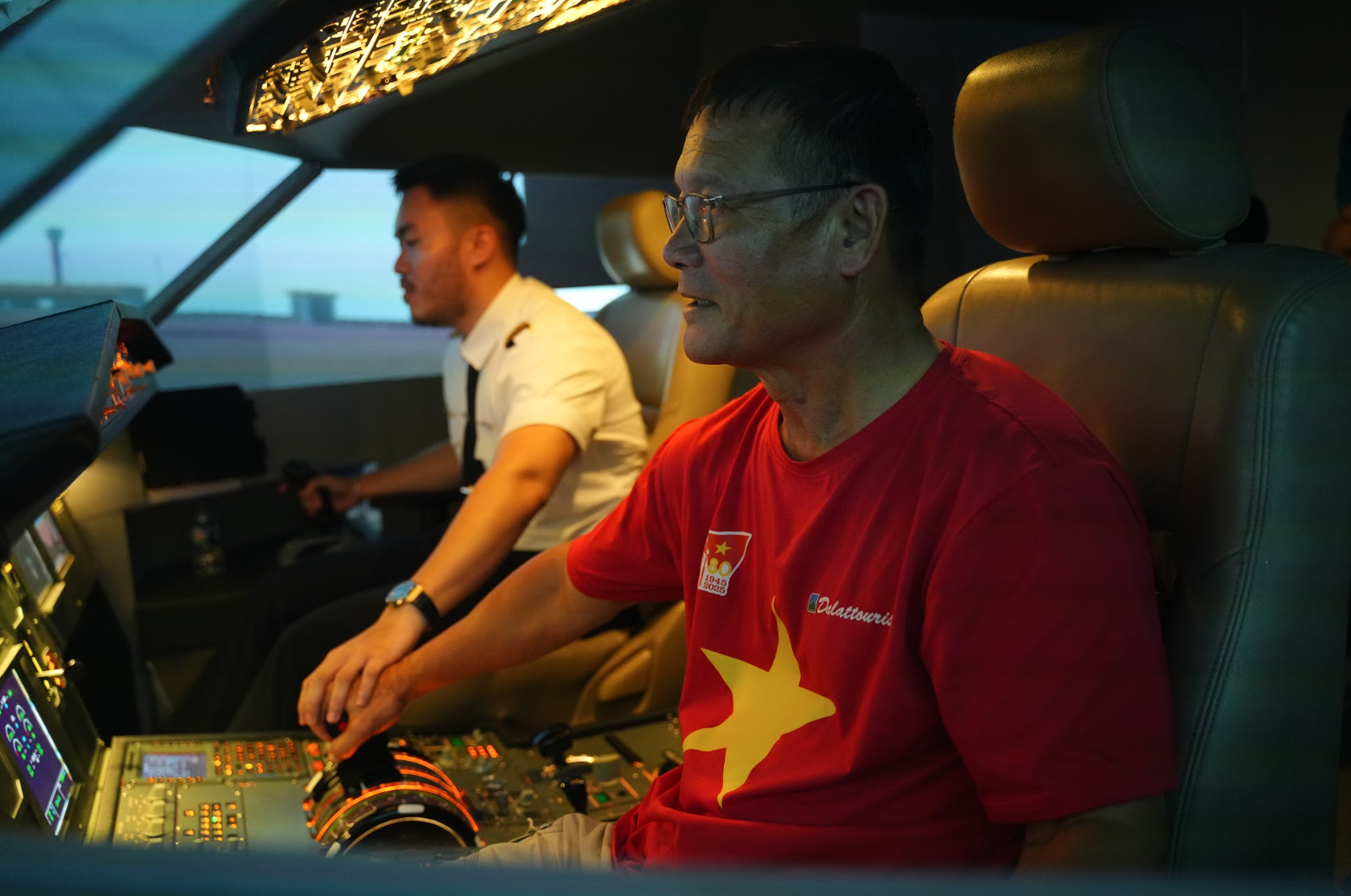 Trải nghiệm gây sốt: Lái thử A320 tại triển lãm khiến nhiều khách tham quan… toát mồ hôi- Ảnh 1.