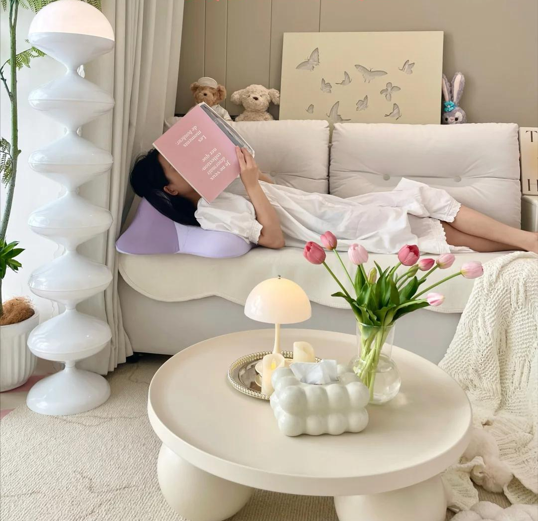 Cô gái làm việc 20 năm mua được căn hộ 12m²: Không gian nhỏ nhưng đẹp ngoạn mục, ai xem cũng trầm trồ- Ảnh 1.