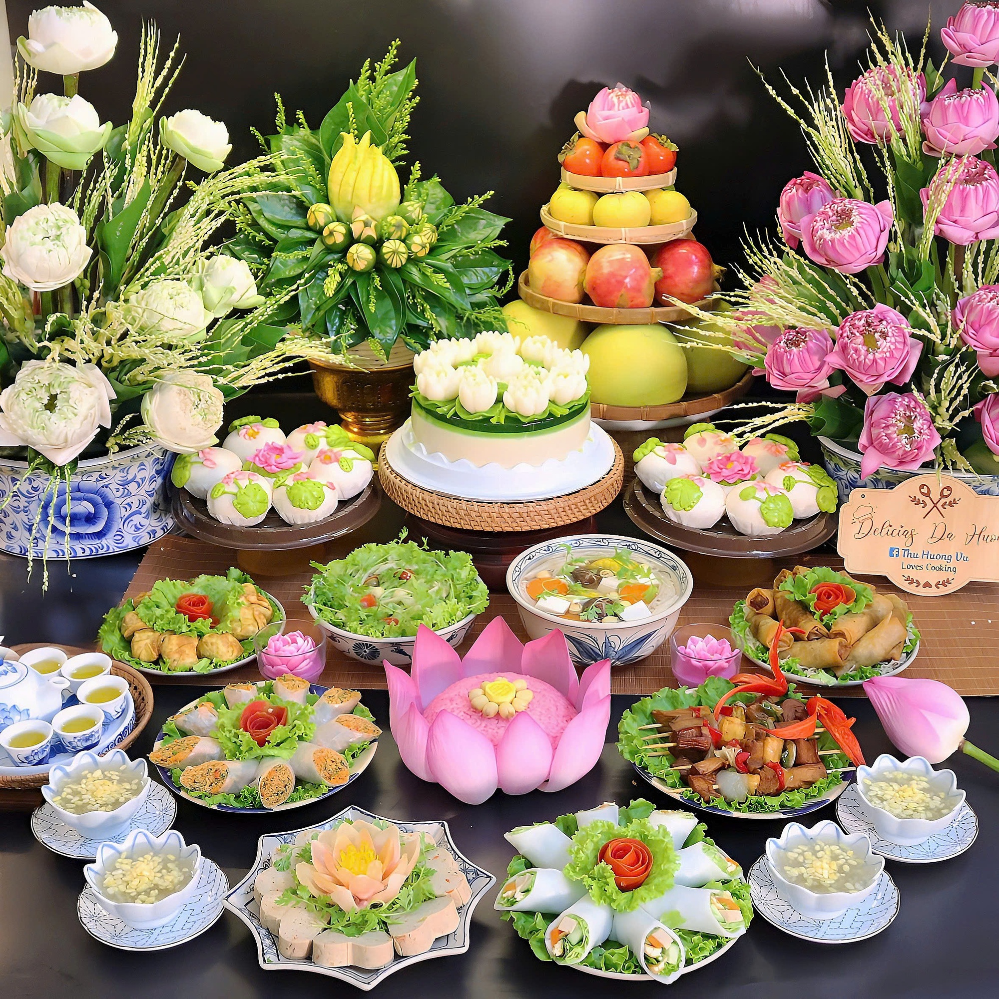Mâm cỗ chay Rằm tháng 7 may mắn, an lạc từ mẹ đảm Hà Nội: 11 món ngon tinh tế, tròn vị đoàn viên- Ảnh 1. Mâm cỗ chay Rằm tháng 7 may mắn, an lạc từ mẹ đảm Hà Nội: 11 món ngon tinh tế, tròn vị đoàn viên- Ảnh 1.