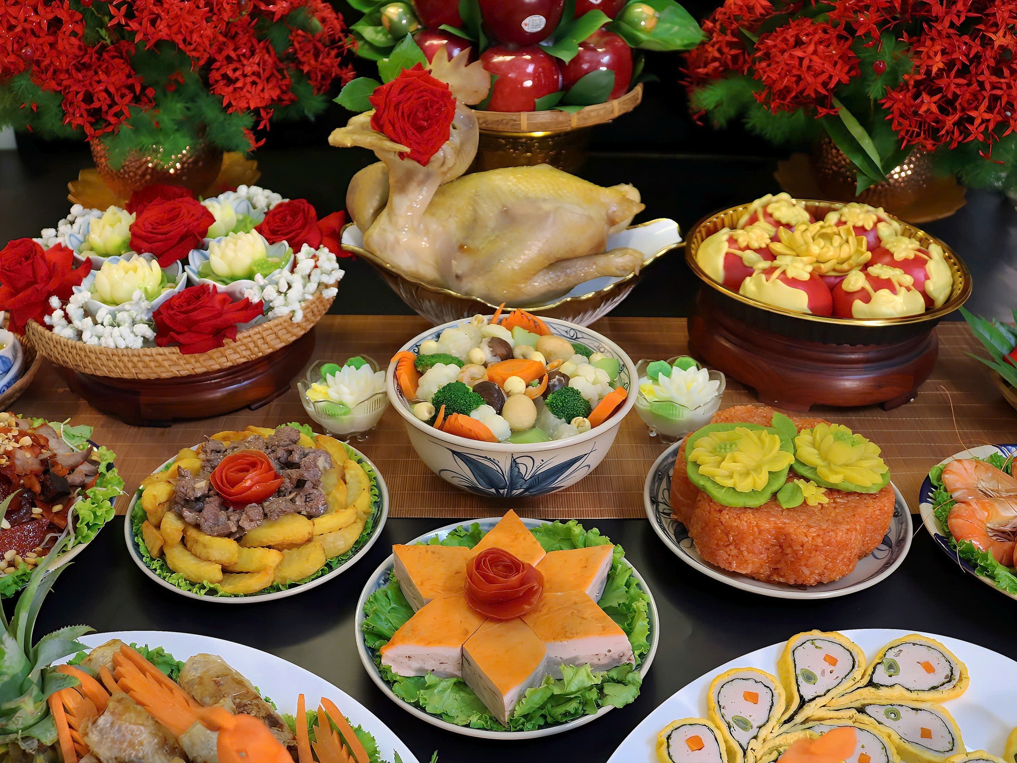 Mẹ đảm Hà Nội gợi ý mâm cỗ mặn Rằm tháng 7: Vừa đẹp vừa đủ đầy, ăn vào may mắn ghé cửa- Ảnh 1.