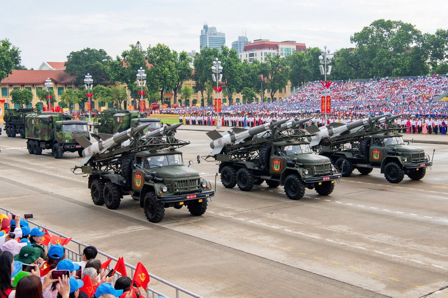 Mạng xã hội ‘rần rần’ vì Viettel: Không chỉ bán sim, mà còn phát triển cả tên lửa bảo vệ Việt Nam!- Ảnh 3.