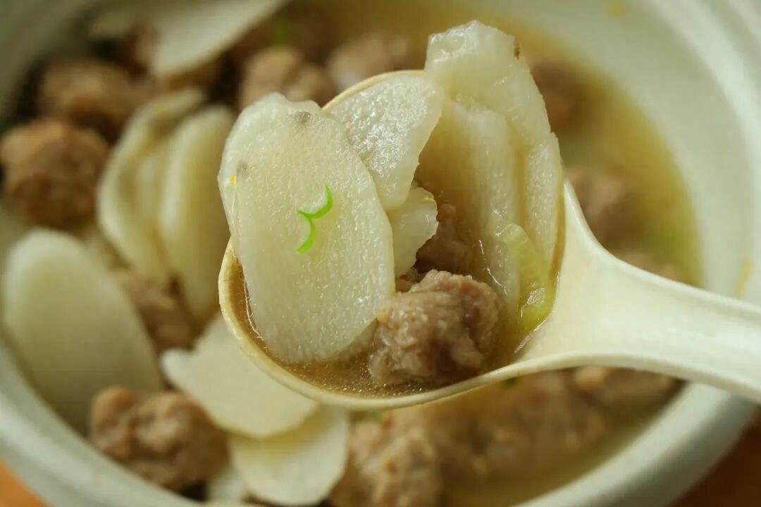 Canh củ mài thịt viên: Món ấm bụng cho mùa thu, nhẹ mà bổ, trẻ con cũng mê- Ảnh 1.
