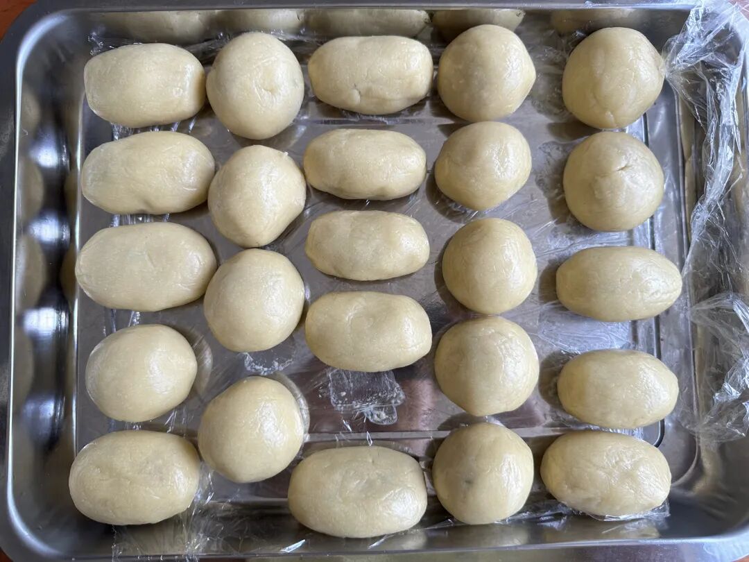 Bánh Trung thu bốn vị làm xong chỉ muốn khoe: Vỏ giòn rụm cả tháng, làm tặng cả nhà ai cũng khen khéo tay- Ảnh 5.