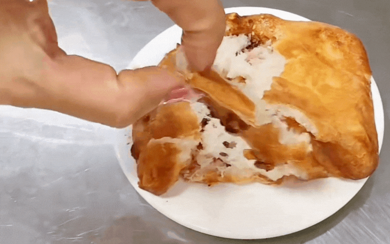 Dân mạng "khai sáng" cách ăn bánh dẻo mới được chị em rần rần thử: Không nghĩ mang nướng lại "ngon không tưởng" như vậy- Ảnh 3.