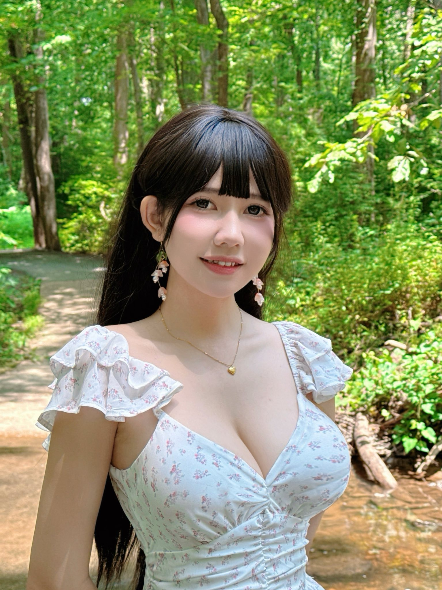 photo-1759216135493