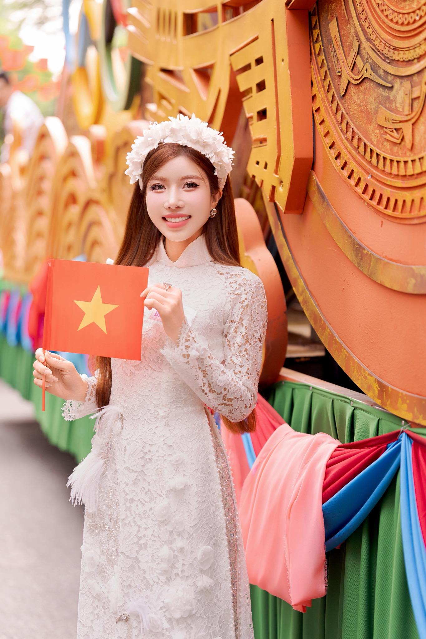 "Bóc giá" áo dài của sao Việt tham dự A80: Có mẫu được thiết kế riêng, có mẫu đến từ local brand giá vài triệu- Ảnh 18.
