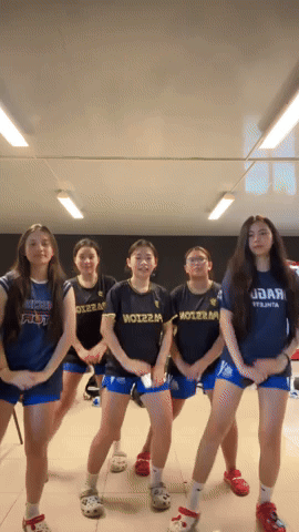 Ái nữ MC Quyền Linh khoe chân dài, dáng xinh, diện đồ bóng rổ rộng thùng thình vẫn xinh bất chấp- Ảnh 2. Ái nữ MC Quyền Linh khoe chân dài, dáng xinh, diện đồ bóng rổ rộng thùng thình vẫn xinh bất chấp- Ảnh 2.