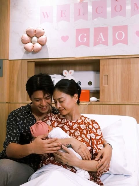 Cặp chị - em lệch 11 tuổi Vbiz: Giấu kín bưng chuyện hẹn hò, từng suy sụp vì khó có con- Ảnh 8. Cặp chị - em lệch 11 tuổi Vbiz: Giấu kín bưng chuyện hẹn hò, từng suy sụp vì khó có con- Ảnh 8.