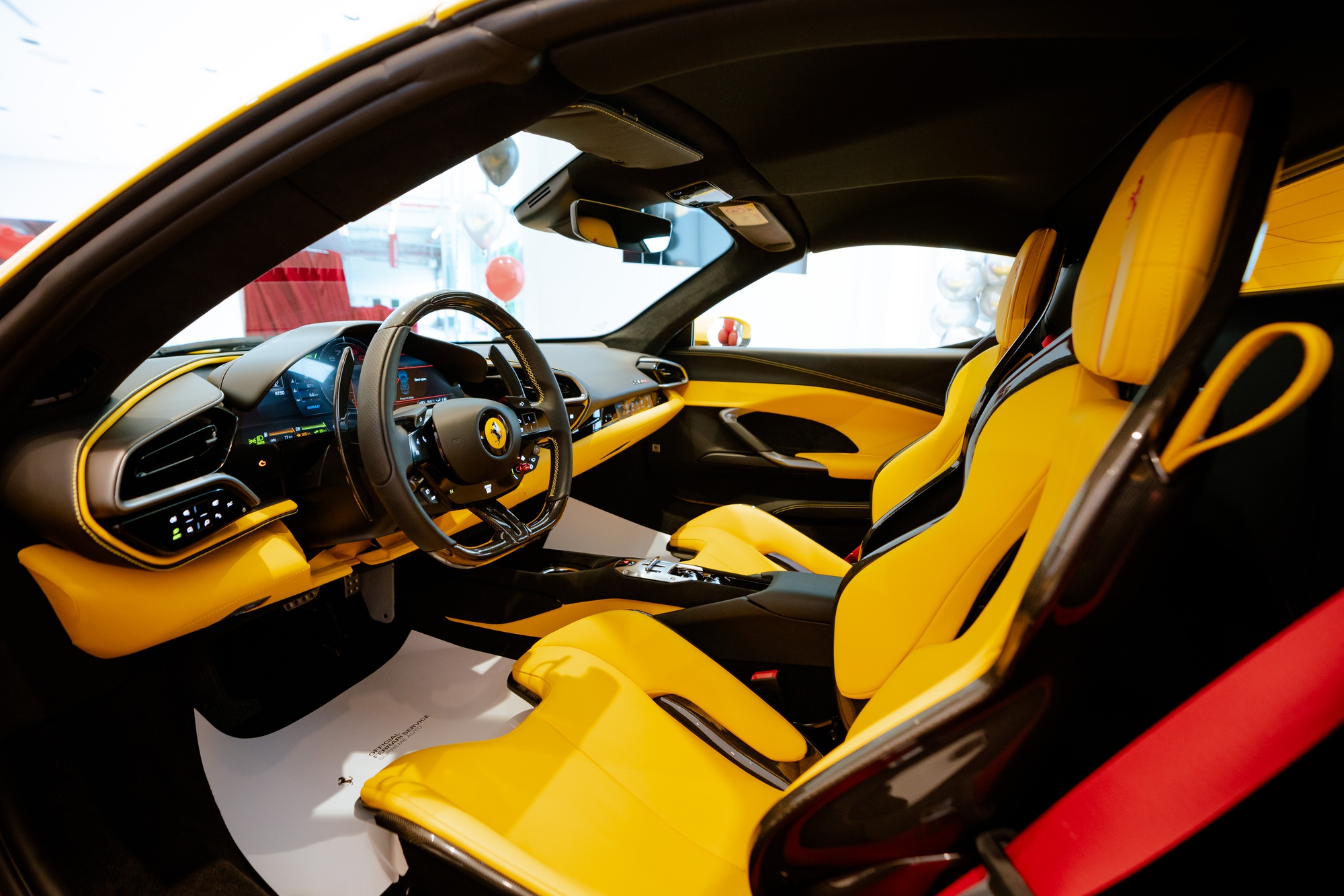Chủ nhân mới nhất của siêu xe Ferrari 296 GTS- Ảnh 3.