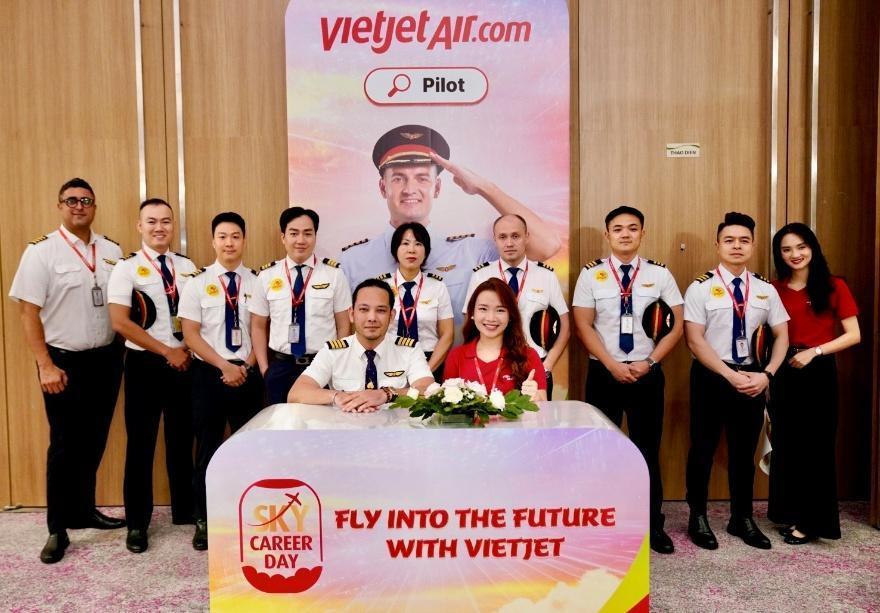 Vietjet chào đón gần 1.000 ứng viên tài năng tại Vietjet Sky Career Day 2025- Ảnh 15.