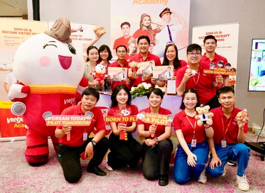 Vietjet chào đón gần 1.000 ứng viên tài năng tại Vietjet Sky Career Day 2025- Ảnh 16.