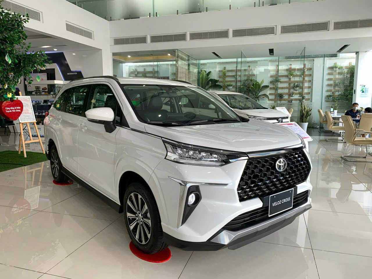 Loạt xe Toyota đang ưu đãi: 'Huyền thoại' Vios cũng có tên, mẫu 7 chỗ bán chạy được giảm mạnh nhất- Ảnh 1.