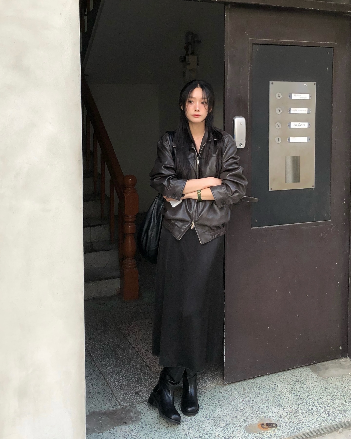 Mặc blazer mãi cũng chán, chị em nên sắm 4 kiểu áo khoác này để style sành điệu tươi mới hơn- Ảnh 5.