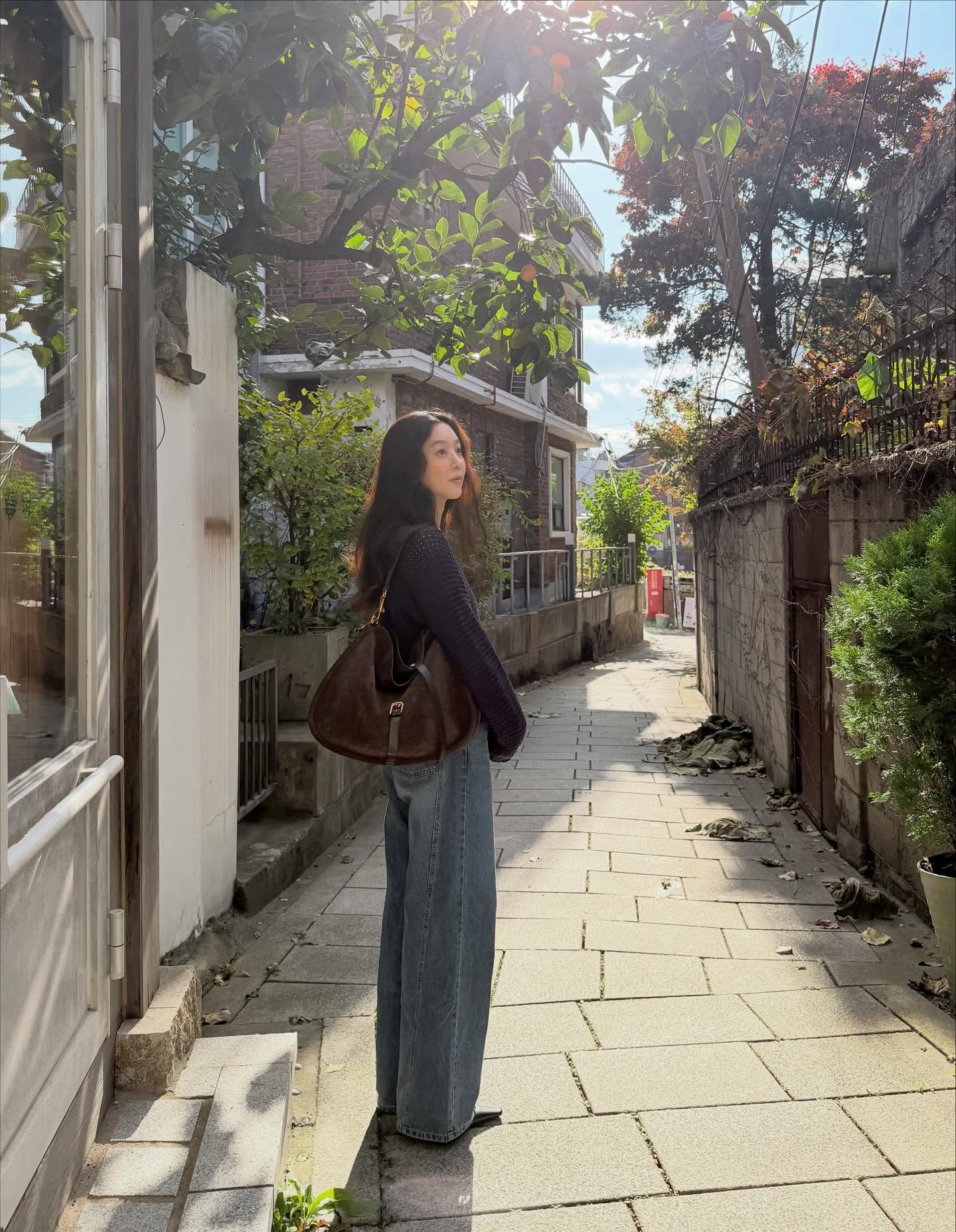 Sao Hàn ngoài 40 đều hack tuổi siêu đỉnh nhờ 5 món thời trang- Ảnh 8.