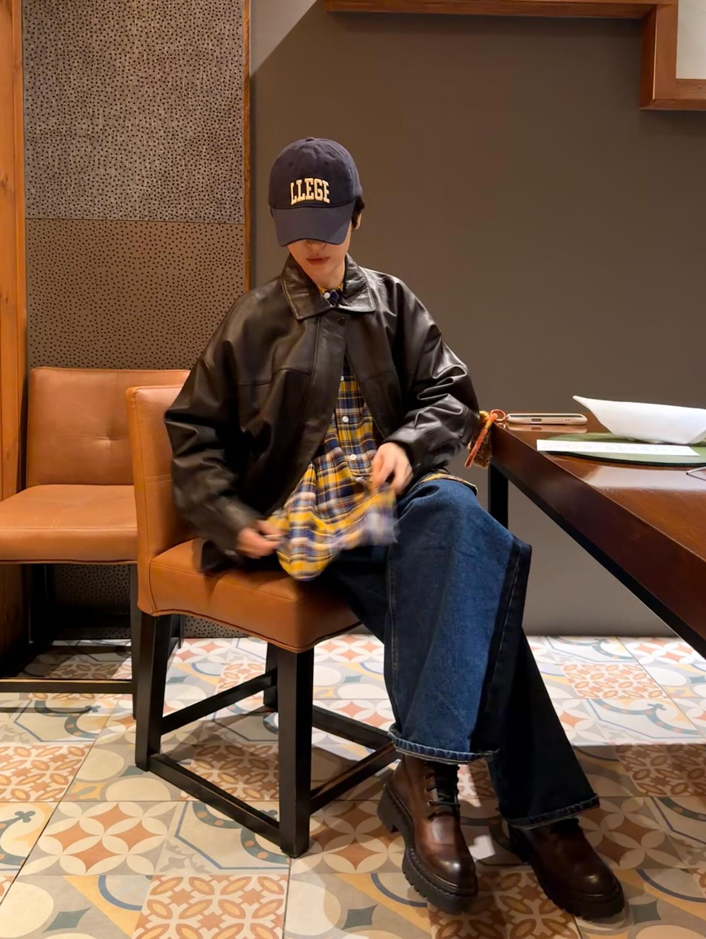 Sao Hàn ngoài 40 đều hack tuổi siêu đỉnh nhờ 5 món thời trang- Ảnh 3.