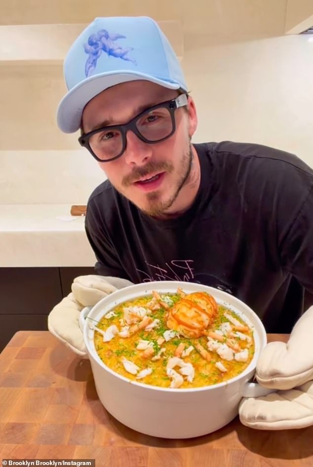 Cậu cả nhà Beckham đã liên lạc với 4 thành viên trong gia đình, nhưng không phải bố mẹ đẻ và các em ruột- Ảnh 1.