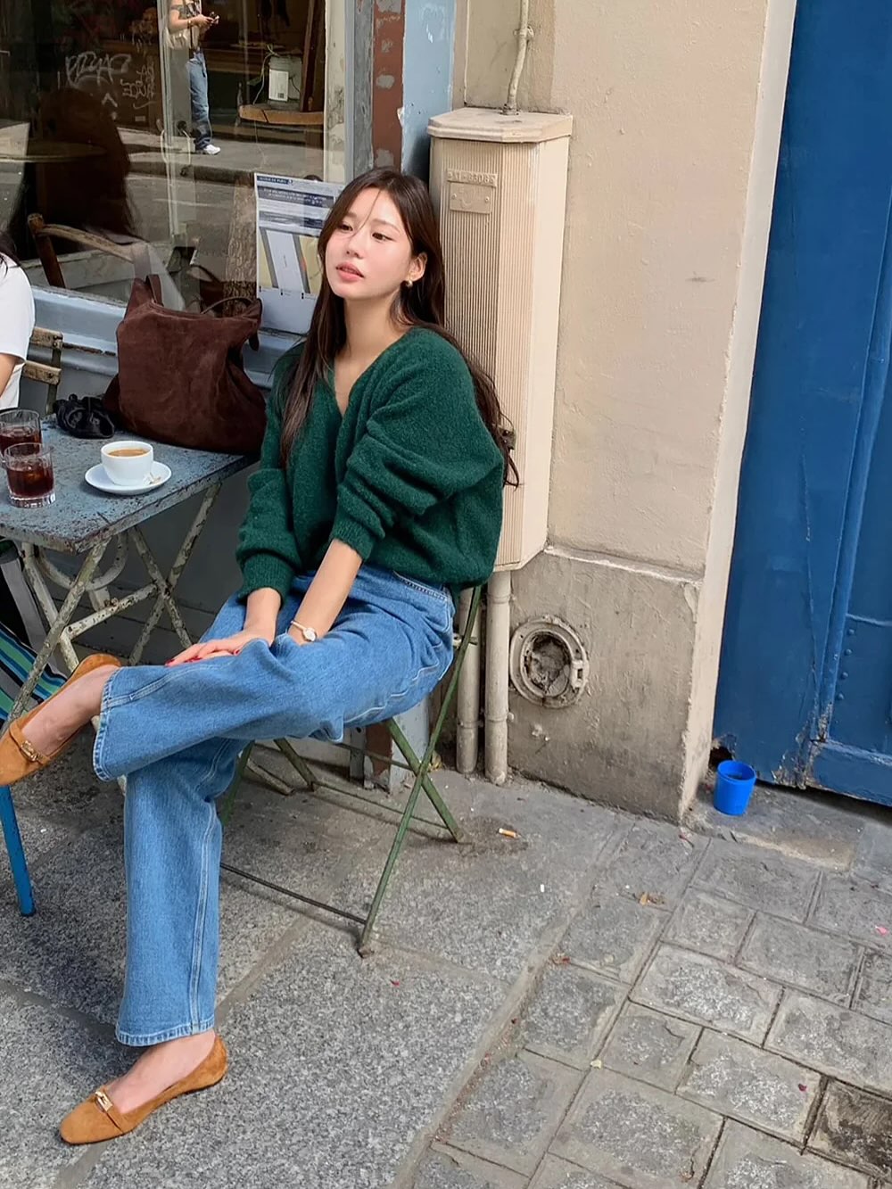 Áo len và quần ống rộng: Cặp bài trùng hoàn hảo có 5 cách mix nhân đôi sự trẻ trung- Ảnh 5.