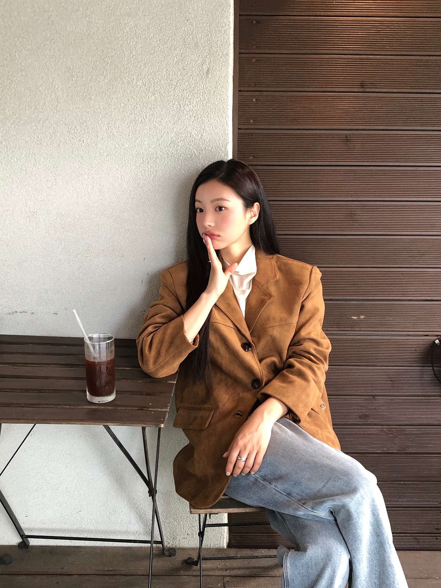 5 kiểu áo khoác mặc với quần jeans, ai muốn sành điệu hơn nhất định phải biết- Ảnh 1.