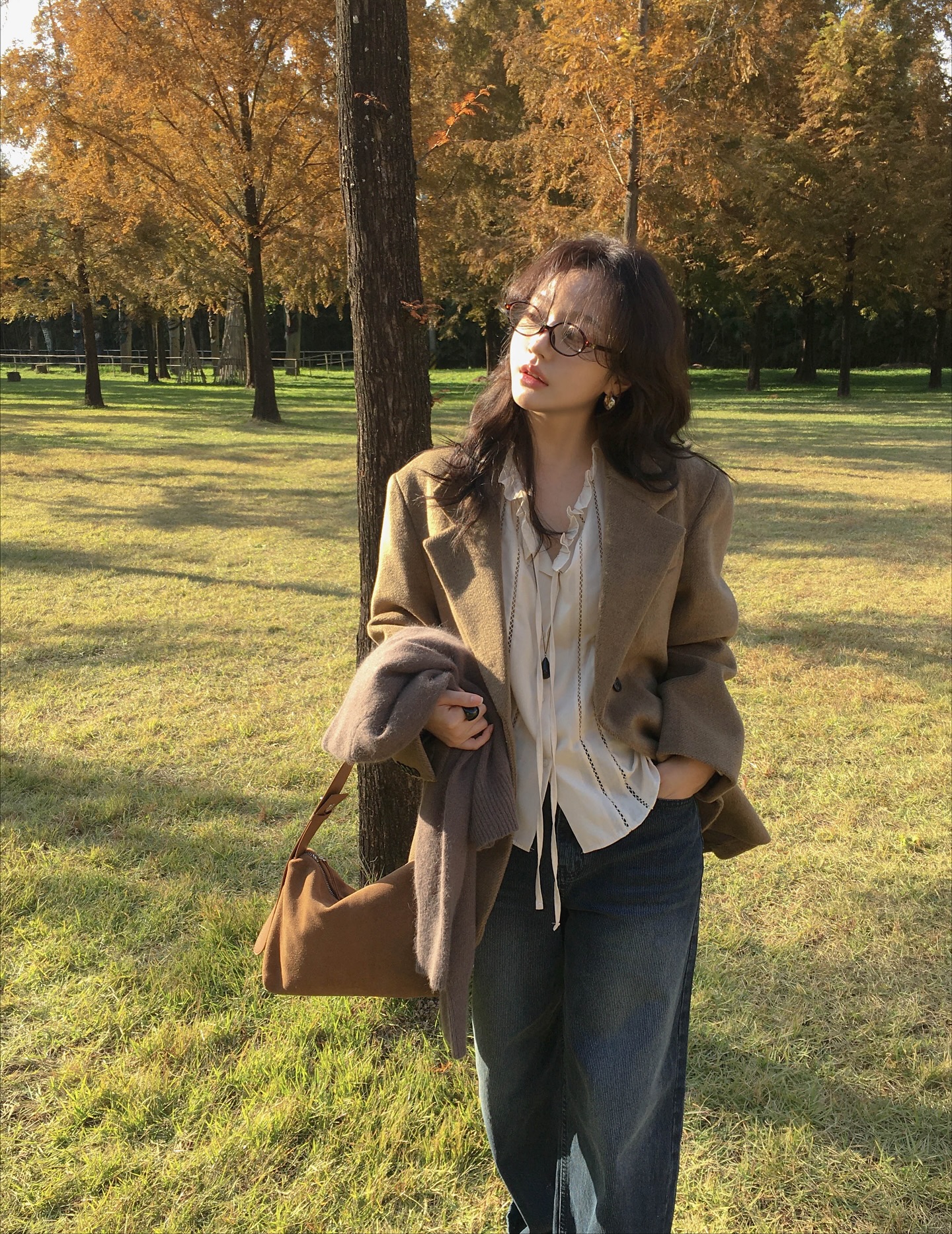 5 kiểu áo khoác mặc với quần jeans, ai muốn sành điệu hơn nhất định phải biết- Ảnh 2.