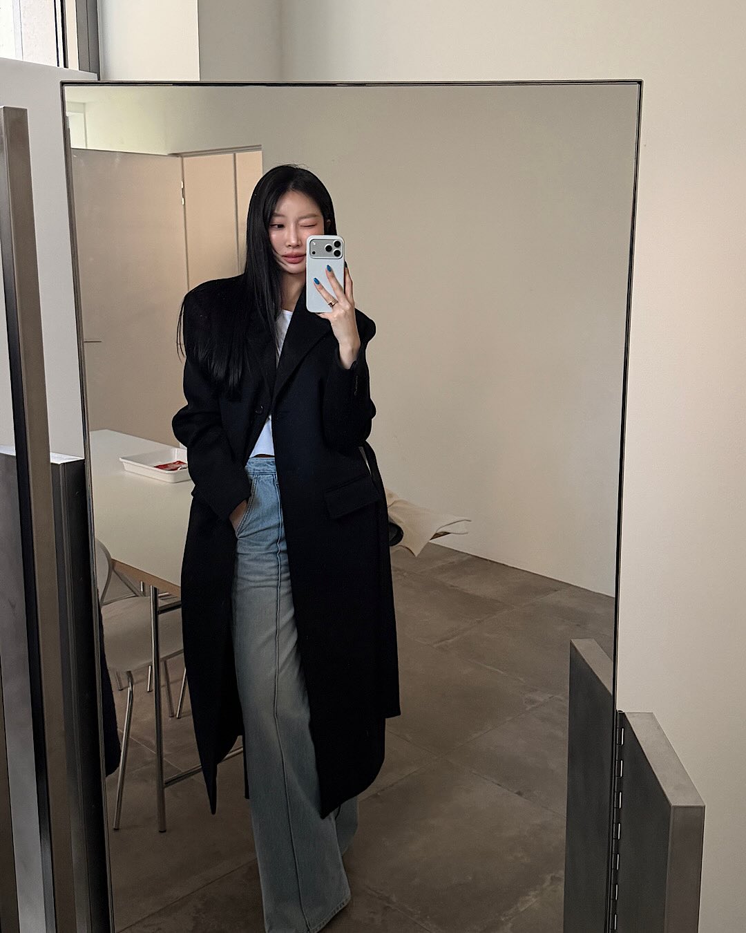 5 kiểu áo khoác mặc với quần jeans, ai muốn sành điệu hơn nhất định phải biết- Ảnh 5.