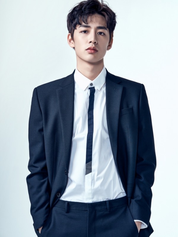 Nam diễn viên gen Z đẹp nức tiếng ngồi xe lăn lộ diện sau 6 năm gặp tai nạn kinh hoàng- Ảnh 3. Nam diễn viên gen Z đẹp nức tiếng ngồi xe lăn lộ diện sau 6 năm gặp tai nạn kinh hoàng- Ảnh 3.