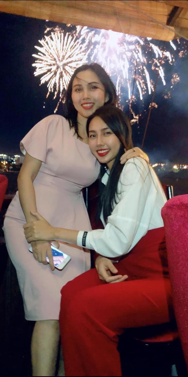 Mẹ Thuỳ Tiên bất ngờ mở livestream, chuyện gì đây?- Ảnh 3.