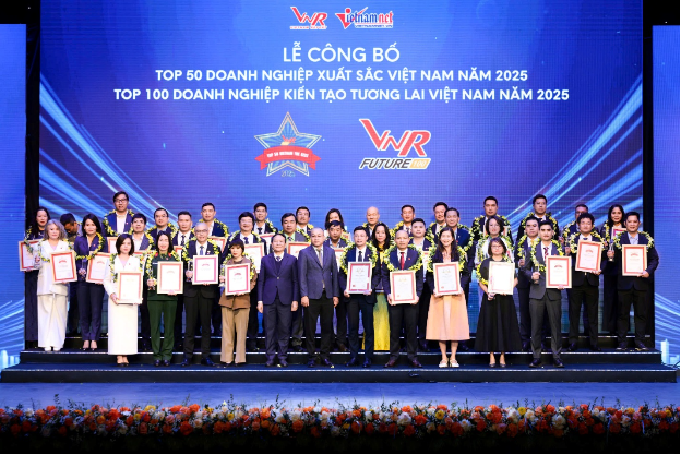 LPBank ghi dấu ấn trong 50 doanh nghiệp xuất sắc Việt Nam 2025- Ảnh 2.