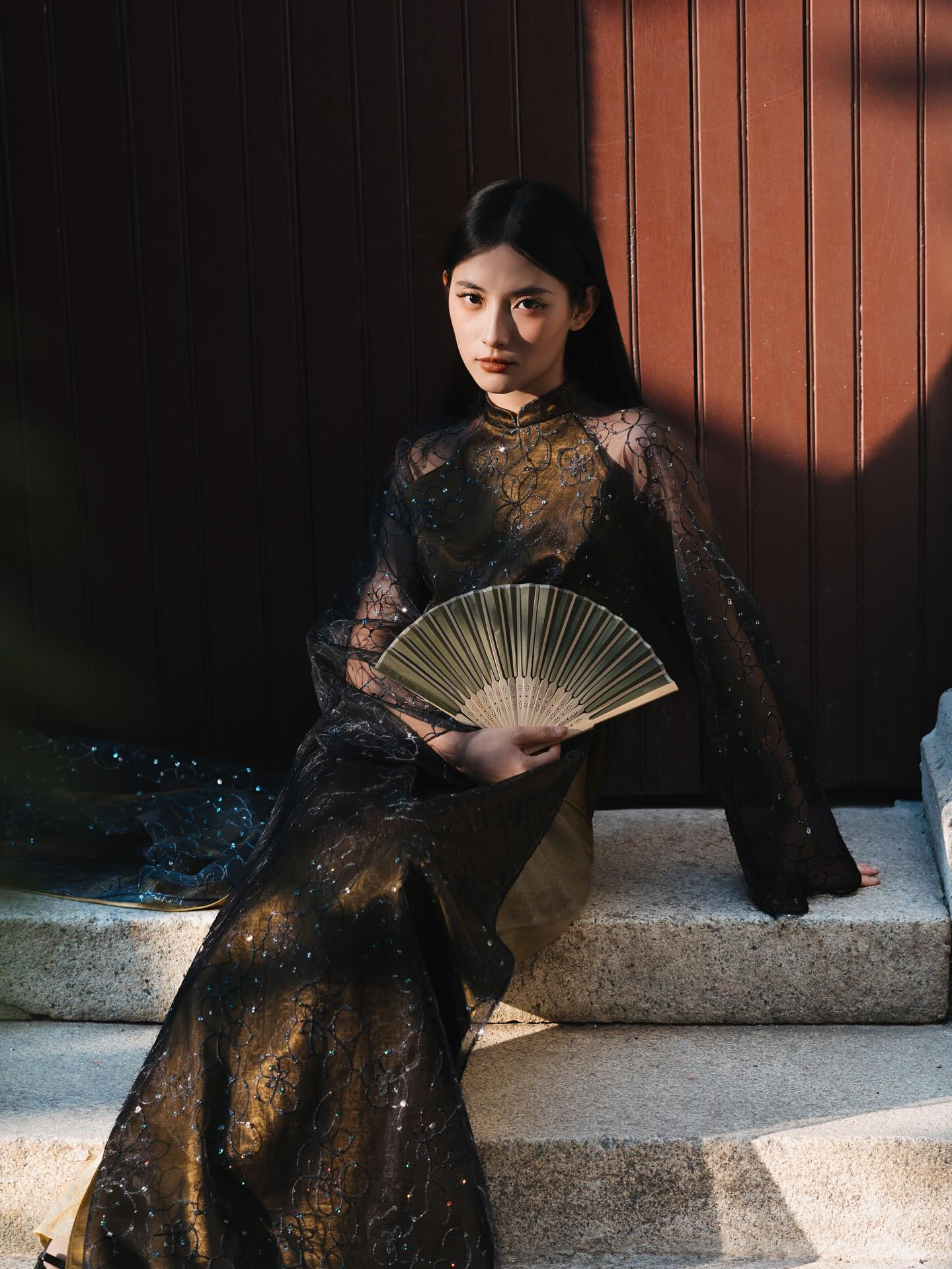 Khi sắc màu này lên ngôi, áo dài Tết 2026 bỗng đậm nét phú bà, mợ chảnh kiêu sa khó cưỡng- Ảnh 3. Khi sắc màu này lên ngôi, áo dài Tết 2026 bỗng đậm nét phú bà, mợ chảnh kiêu sa khó cưỡng- Ảnh 3.