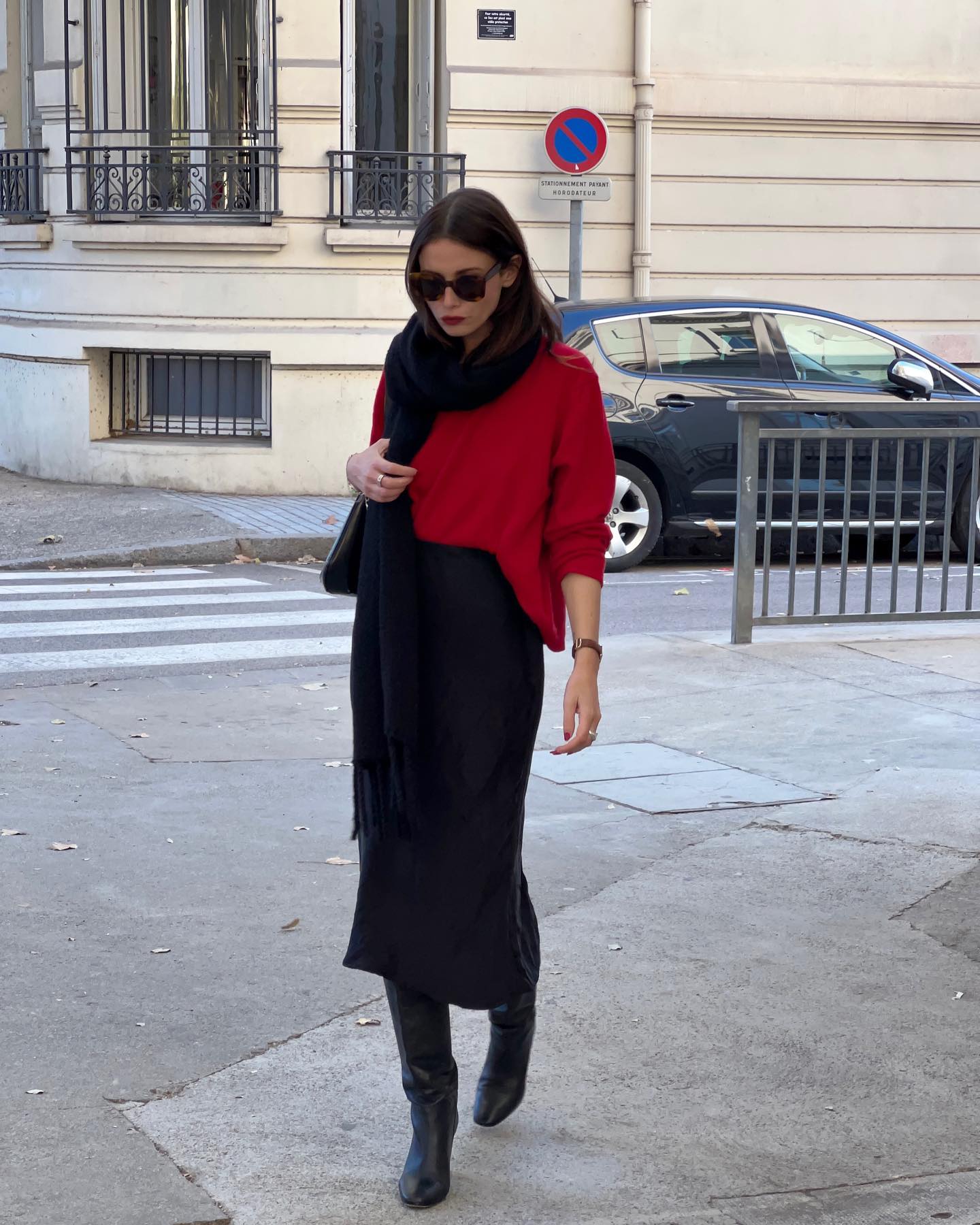 5 món thời trang trong tủ đồ của một quý cô theo đuổi phong cách basic- Ảnh 5. 5 món thời trang trong tủ đồ của một quý cô theo đuổi phong cách basic- Ảnh 5.