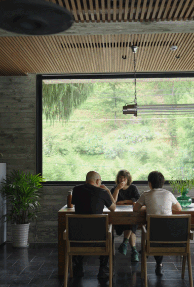 Dốc sạch 6,5 tỷ tiền tiết kiệm, hai chị em trung niên xây nhà ở quê cho 8 người sống chung khi về già- Ảnh 8.