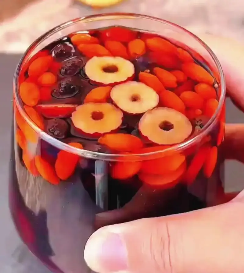 "Cứu cánh" cho hội Cú Đêm: 7 công thức "nước thần" giúp thải độc gan, mắt sáng, da dẻ hồng hào bất chấp deadline dí- Ảnh 1.