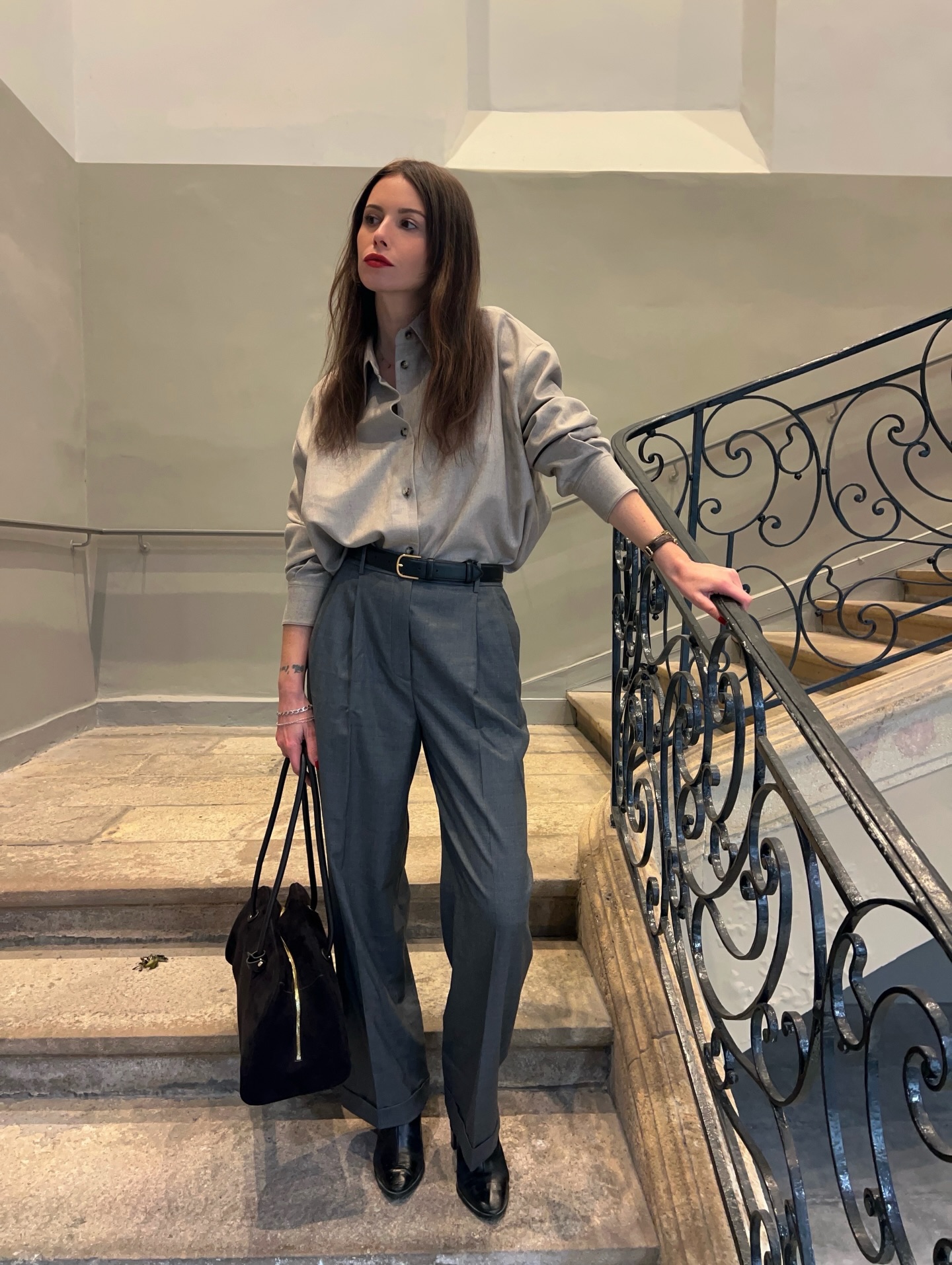 5 món thời trang trong tủ đồ của một quý cô theo đuổi phong cách basic- Ảnh 10. 5 món thời trang trong tủ đồ của một quý cô theo đuổi phong cách basic- Ảnh 10.