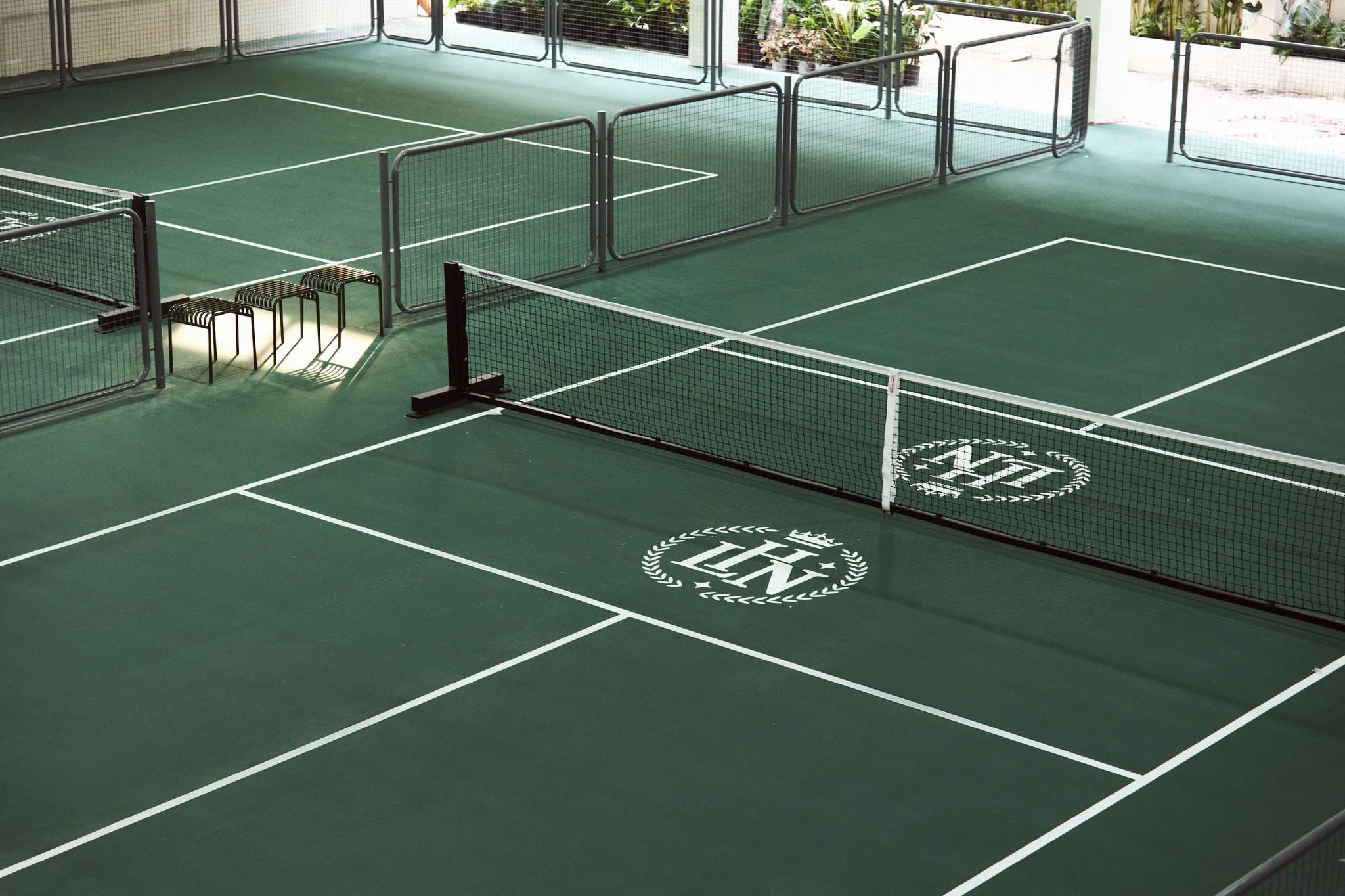 Tổ hợp sân với tông màu dễ chịu, năng động