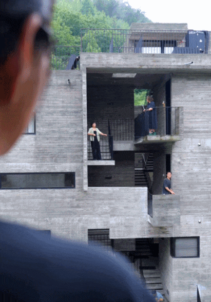 Dốc sạch 6,5 tỷ tiền tiết kiệm, hai chị em trung niên xây nhà ở quê cho 8 người sống chung khi về già- Ảnh 4.