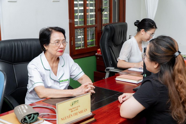 Bác sĩ CKII Nguyễn Thị Nhuần: Hơn bốn thập kỷ nỗ lực giữ trọn đạo đức nghề- Ảnh 3.