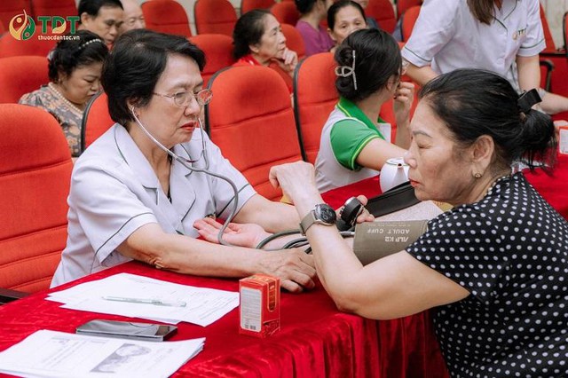 Bác sĩ CKII Nguyễn Thị Nhuần: Hơn bốn thập kỷ nỗ lực giữ trọn đạo đức nghề- Ảnh 5.