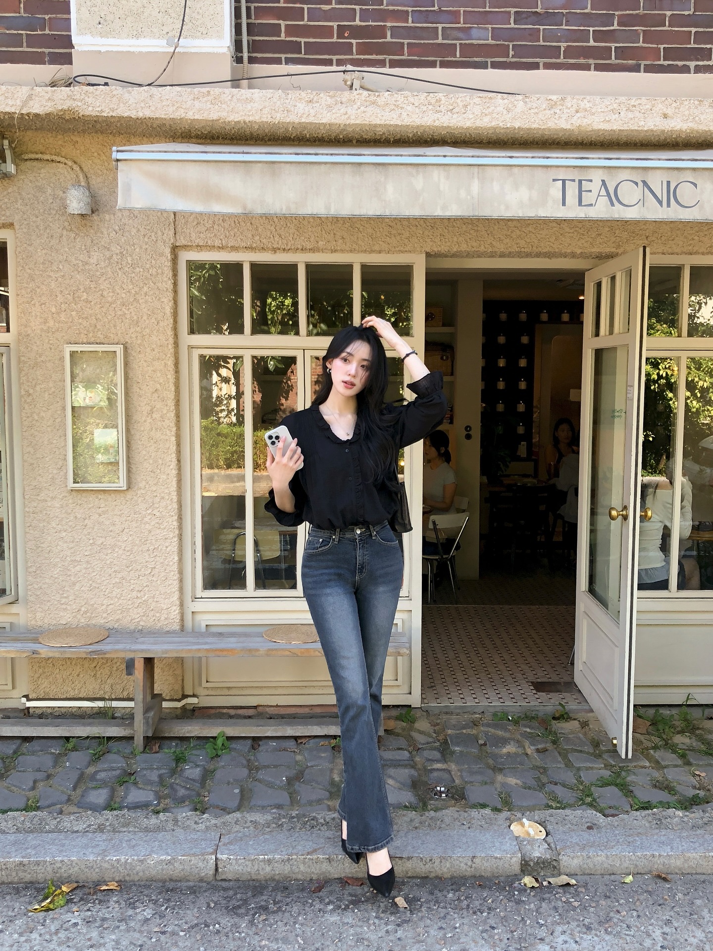 4 xu hướng quần jeans sẽ hot suốt năm 2026, không biết hết là khó mặc đẹp- Ảnh 10. 4 xu hướng quần jeans sẽ hot suốt năm 2026, không biết hết là khó mặc đẹp- Ảnh 10.