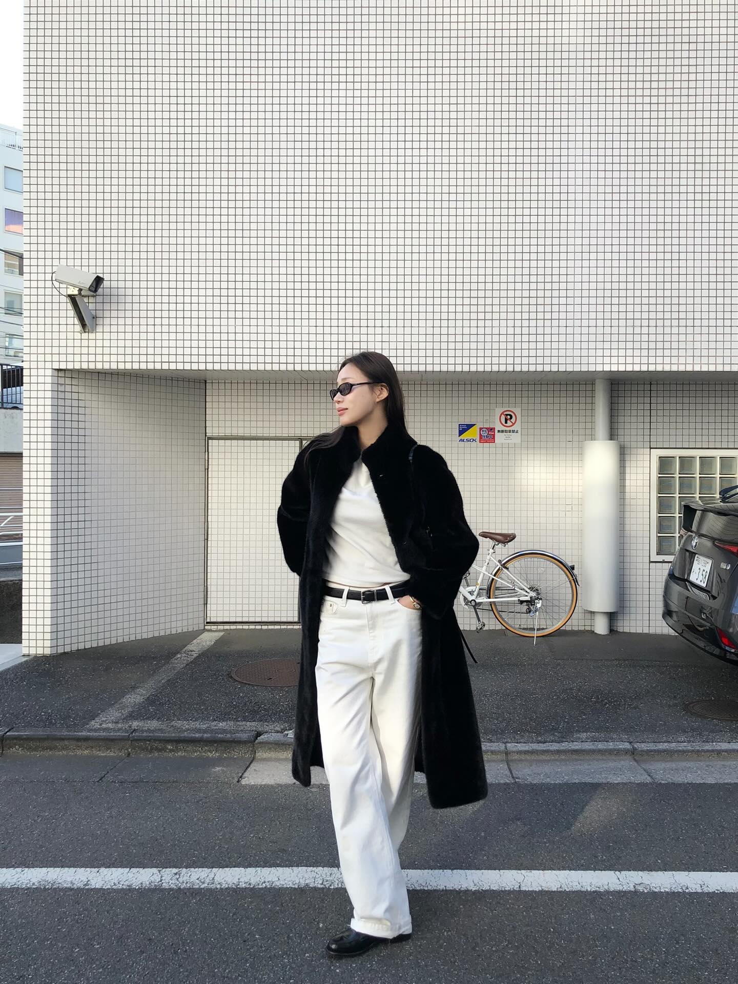 4 xu hướng quần jeans sẽ hot suốt năm 2026, không biết hết là khó mặc đẹp- Ảnh 2. 4 xu hướng quần jeans sẽ hot suốt năm 2026, không biết hết là khó mặc đẹp- Ảnh 2.