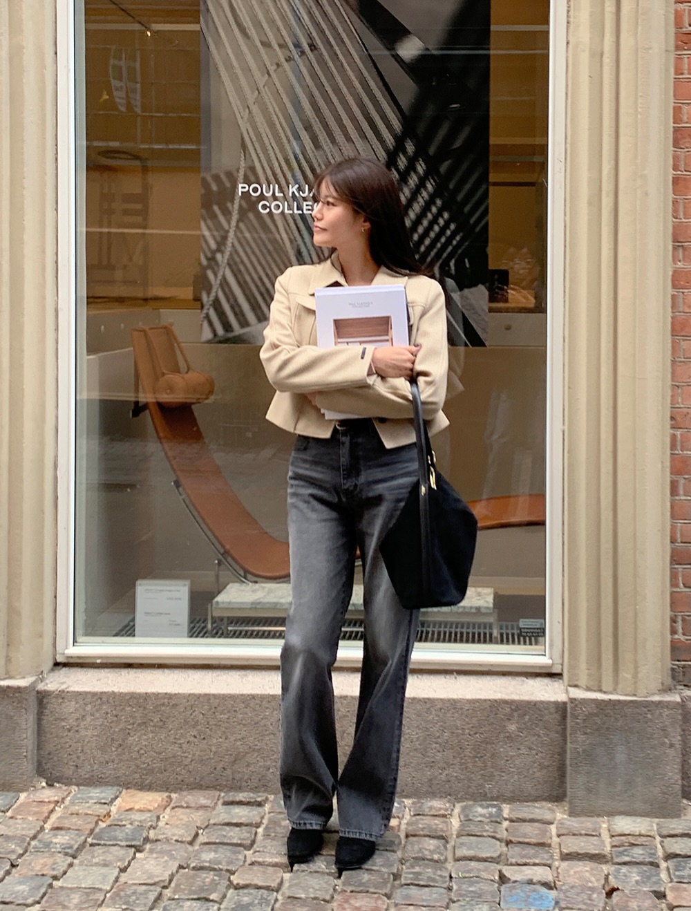 4 xu hướng quần jeans sẽ hot suốt năm 2026, không biết hết là khó mặc đẹp- Ảnh 3. 4 xu hướng quần jeans sẽ hot suốt năm 2026, không biết hết là khó mặc đẹp- Ảnh 3.