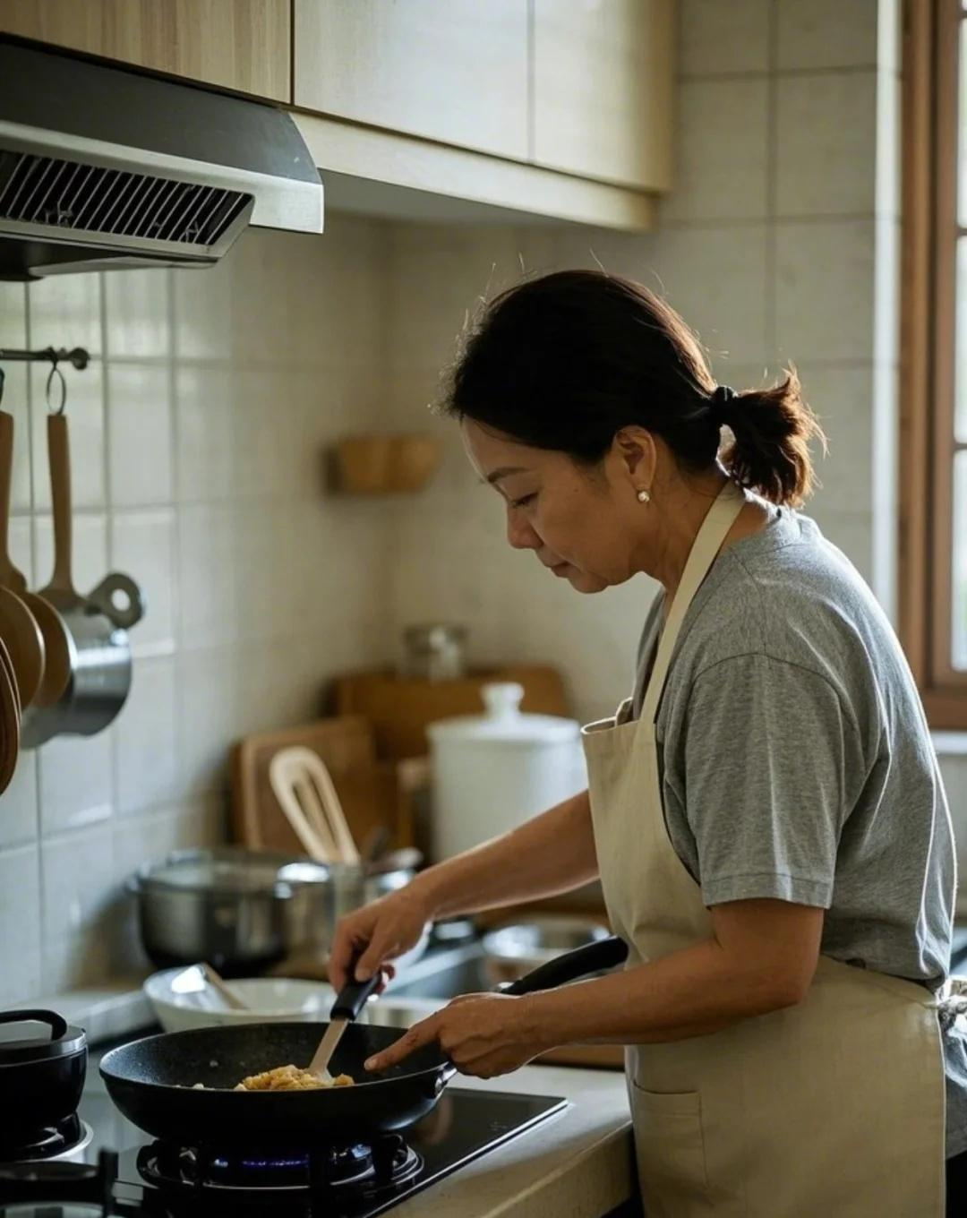 Người phụ nữ 50 tuổi khiến tôi "đứng hình": Nhà gọn gàng, sống đủ đầy mà gần như không tốn tiền- Ảnh 1.